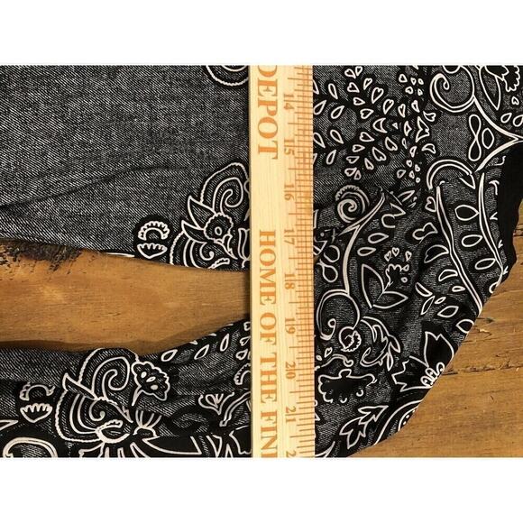 Venus Women’s Long Sleeve Top Size M Gray Black Trim Draw-String Front Closure - Picture 9 of 13